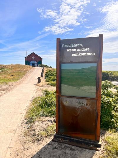 Weg zum Ausstellung "Rausfahren, wenn andere reinkommen"